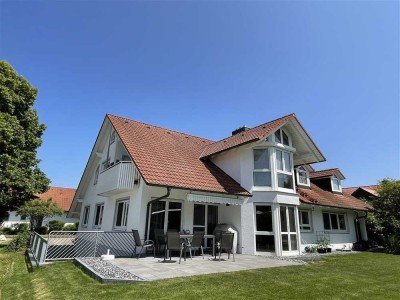Fast wie im eigenen Haus: Sonnige 5-Zimmer-Wohnung mit geringen Nebenkosten und schönem Gartenanteil