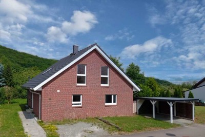 Erzenhausen - Freistehendes Einfamilienhaus mit Carport und Photovoltaik