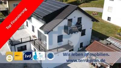 MODERNES 3-FAMILIENHAUS MIT PV-ANLAGE