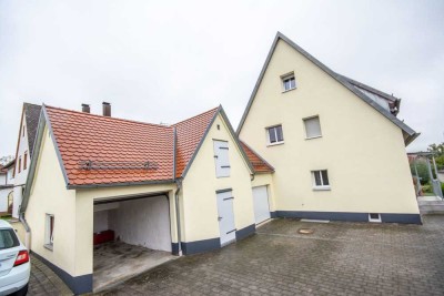 FÜR SINGELS - 2-ZIMMER DG-WOHNUNG MIT KÜCHE UND BALKON