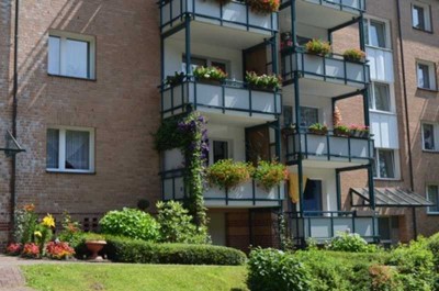 Zentrale Erdgeschosswohnung mit Balkon in der Südstraße!