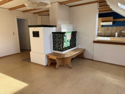 helle Dachgeschoßwohnung mit Balkon