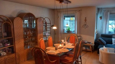 Freundliche 4-Zimmer-EG-Wohnung mit Balkon und Einbauküche in Ipsheimsheim