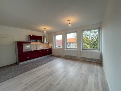 Helle 5-Zi.-Wohnung, 100 m², Erstbezug, Einbauküche, Garten, Stellplatz, ökologisch saniert