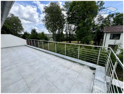 Moderne Neubauwohnung mit großer Dachterrasse, Garage & Stellplatz – Erstbezug! Top Preis