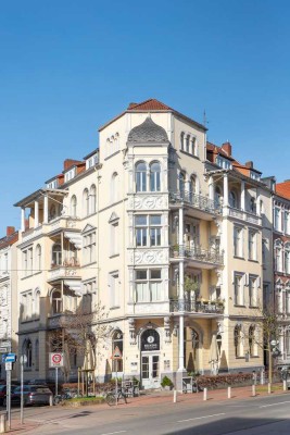 Wunderschöne 2 Zimmer Dachgeschosswohnung mit Balkon in der Oststadt