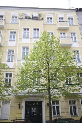 Zwischen Frankf. Tor u. Volkspark Fr.hain/Großzügige, ruhige Wohnung mit Balkon in gepflegtem Altbau
