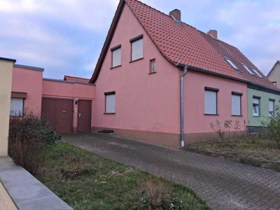 Solide Doppelhaushälfte in ruhiger Siedlungslage von Mansfeld zu verkaufen