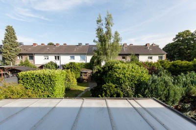 Schickes Einfamilien-Reihenmittelhaus mit Sonnenbalkon und Tiefgaragen - Stellplatz. Sofort frei!
