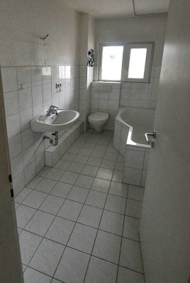 1-Zimmmer-Wohnung mit kleinem Balkon