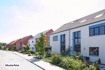 +++ 2-Familienhaus mit Terrasse und Garage +++