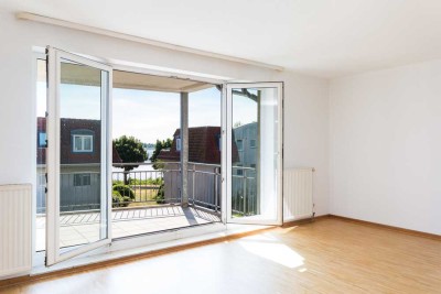 Wohnen mit Wasserblick, BEZUGSFREIE 1-Zimmer Wohnung im 2.OG zu verkaufen