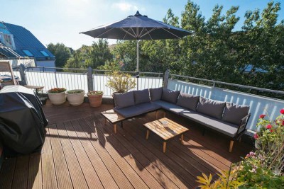 von PRIVAT: lichtdurchflutete 3-Zi Maisonette mit 2 Dachterrassen ruhig und zentral (N-Wetzendorf)