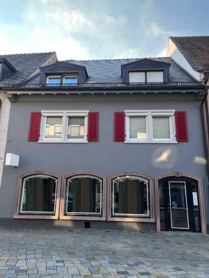 Vielseitig Nutzbar -  saniertes, gepflegtes Wohn- und Geschäftshaus in zentraler Lage von Breisach