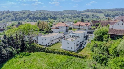 Erstes Eigenheim mit der AKTION -€ 20.000,- sichern! Kleine 3-Zimmer Gartenwohnung in idyllischer Umgebung! Neubau nur 25km östlich von Graz gelegen!