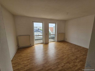 Gemütliche 1,5 Zimmer Dachgeschoss Wohnung in Toplage mit Balkon, Stellplatz möglich