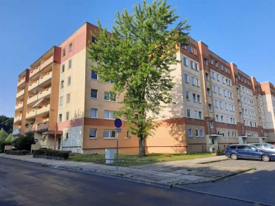 4 helle Wohnräume mit Balkon! Sie renovieren und sparen für einen Monat die Kaltmiete