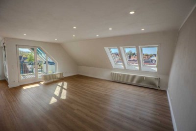 Einfach nur traumhaft - 3,5-Zi.-Whg. mit EBK, Balkon, TG, Burgblick, Neuer Boden, uvm.