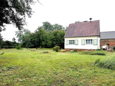 Kleines EFH zum sanieren, großes Grundstück + Scheune
