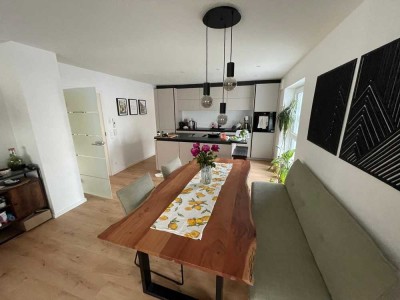 Stilvolle, sanierte 3-Raum-EG-Wohnung mit geh. Innenausstattung mit Balkon und EBK