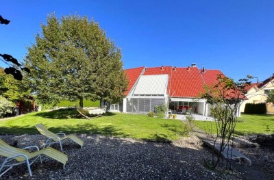 Moderne & luxuriöse 380 m² Villa auf 1.728 m² Parkgrundstück in Waldrandlage zw. Ellw.- Cr.  (A6/A7)