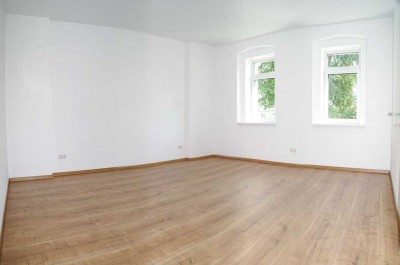 3-Raum-Wohnung mit Terrasse in Chemnitz-Kappel: Klassischer Altbau trifft modernen Komfort
