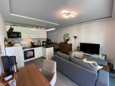 Traumhafte 1,5-Zimmerwohnung mit exkl. Einbauküche und Balkon !