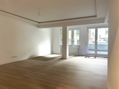 Erstbezug nach Sanierung: WG geeignete Wohnung mit Balkon in der Bonner Innenstadt