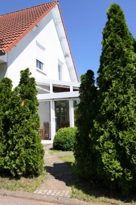 Gepflegtes Einfamilienhaus mit Wintergarten in Etterwinden