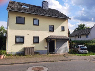 Preiswertes, gepflegtes 6-Raum-Einfamilienhaus mit EBK in Bergisch Gladbach