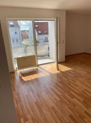 Großzügige Wohnung in Germersheim mit 1 Zimmer, Küche, Bad und Balkon