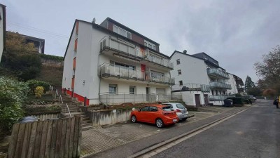 Schmucke DG.- Wohnung in grüner und ruhiger Lage