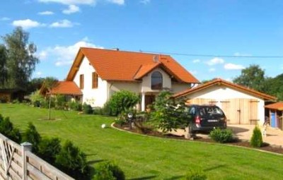 Traumhaftes Einfamilienhaus mit parkähnlichem Grundstück,  zur Eigennutzung oder Vermietung!