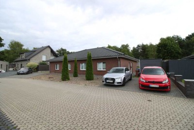 Neuwertiger Bungalow (Bj. 2015) mit Fußbodenheizung und Garten