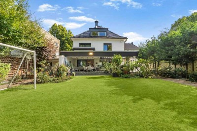 Großzügiges Einfamilienhaus mit hochwertiger Ausstattung, Sauna & Garten. Kernsaniert in 2015
