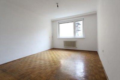 Frisch sanierte, helle, 2-Zimmer Wohnung