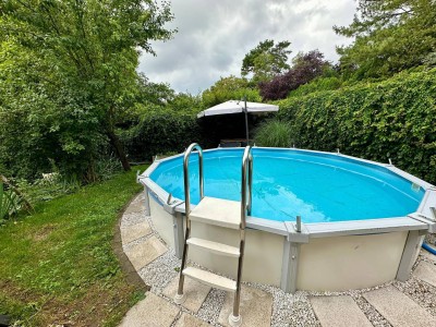 Charmantes Einfamilienhaus mit Pool