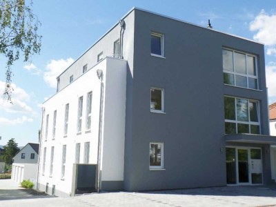 Hochwertige 2 ZKB Wohnung, Einbauküche, Gartenbenutzung, KFZ-Stellplatz