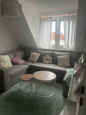 Neu renovierte und möblierte 2-Zimmer Wohnung mit Einbauküche zur Zwischenmiete