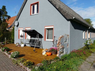 RESERVIERT! EFH mit großem Gartengrundstück inkl. Obstwiese/Nebengebäuden und Gartenhaus