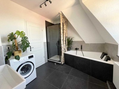 *NEU Saniert * 5% Mietrendite * Provisionsfrei * Exklusive 3-Raum Wohnung