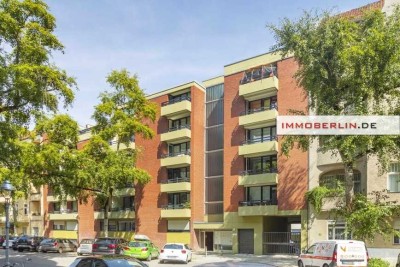 IMMOBERLIN.DE - Lichtdurchflutete Wohnung mit großer Südwestterrasse + Garagenplatz