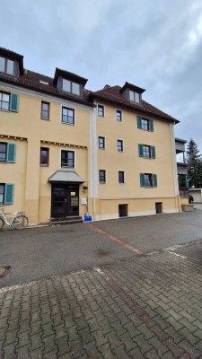 Helle Dachgeschosswohnung mit Südbalkon & Bergblick – zentral in Kaufbeuren