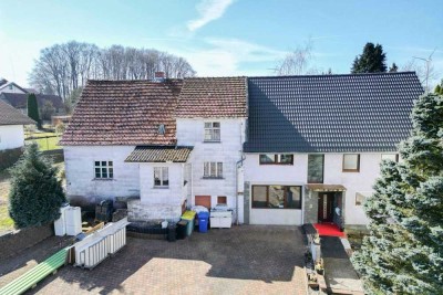Großzügiges Doppelhaus mit vielseitigen Möglichkeiten auf 2.000 m² Grundstück - Schlüchtern Wallroth