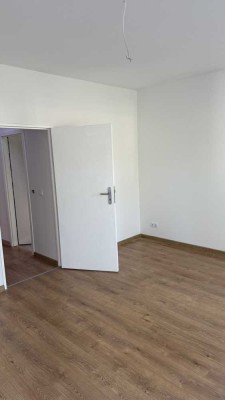 Schönes und modernisiertes 3-Raum-Reihenendhaus mit EBK in Berlin Nikolassee (Zehlendorf)