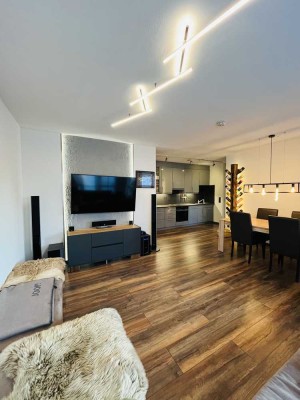 Modernisierte (möblierte) 2-Zimmer Wohnung mit Balkon und Einbauküche in Kornwestheim