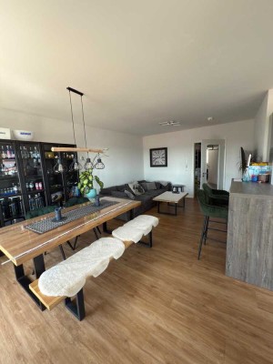 Moderne, hochwertige 3-Zimmer-Wohnung mit Balkon