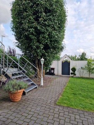 Schöne zwei-Zimmer-Wohnung mit Balkon und EBK in ruhiger Wohnlage Laatzen