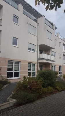Freundliche 4-Zimmer-Wohnung mit Terrasse in Neuwied