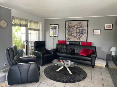 Geschmackvolle 4-Zimmer-Maisonette-Wohnung mit gehobener Innenausstattung und Balkon in Willich